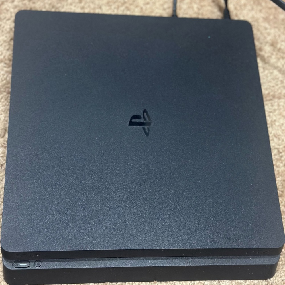 Sony PlayStation 4 Slim - Matte Black